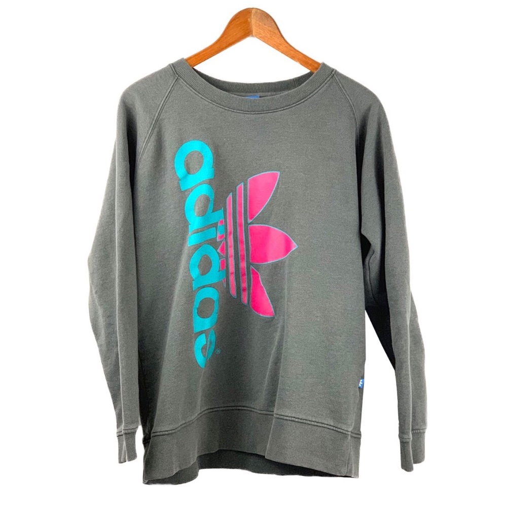 Vintage Adidas Women’s Sweatshirt!
